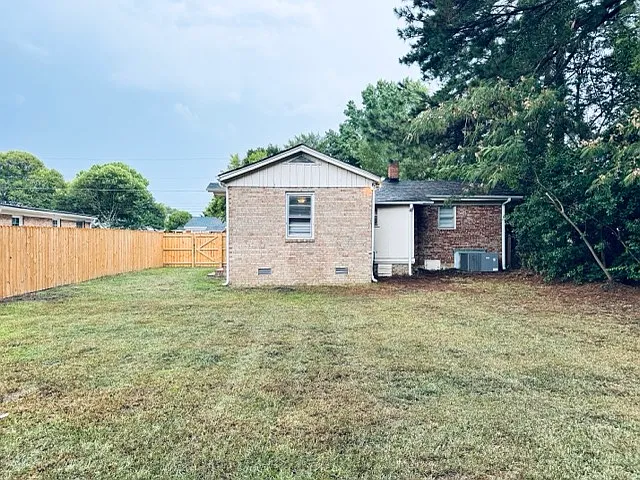 107 Caswell St — Photo 16