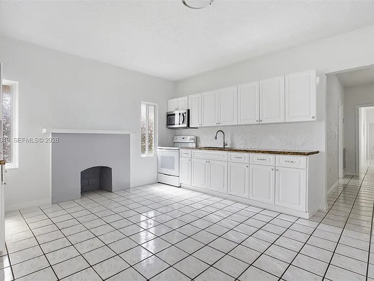 1745 SW 17th St #2 — Photo 7