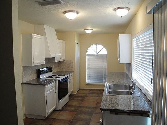 2nd image of 2618 Cedar Elm Ln