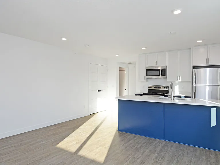 2909 Grand St NE #2 — Photo 4