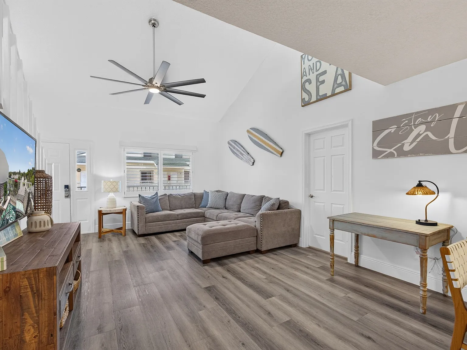 3 bed, 2.5 bath, 1640 sqft, $23,000 — Photo 3
