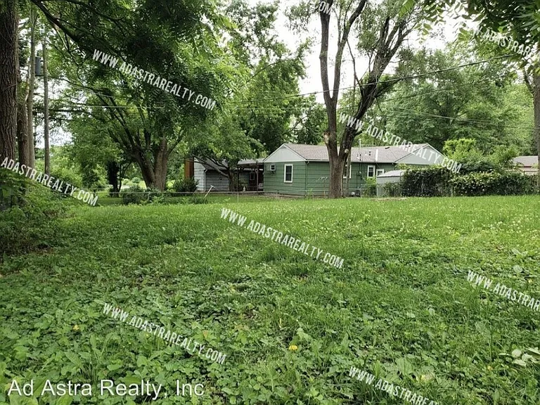 9203 Vaughn Ave — Photo 16