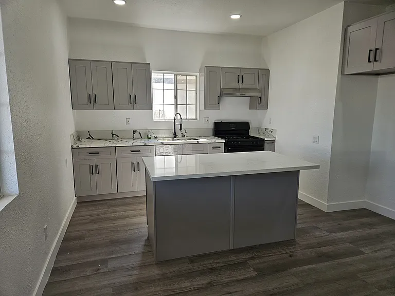 3953 Arden Dr #3953 — Photo 3