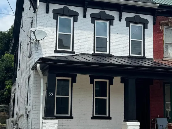 35 W Main St, Newmanstown, PA 17073