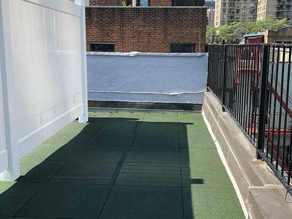 2nd image of 324 E 77th St APT 5C