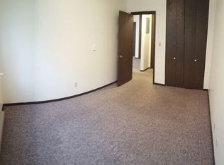 809 W Jasper St #4B, Manchester, IA 52057