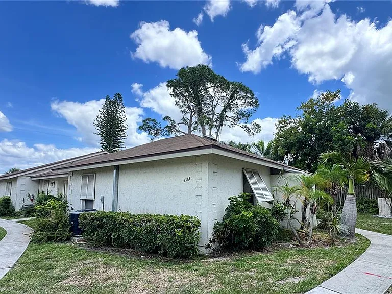5368 Royal Palm Ave #5368 — Photo 2