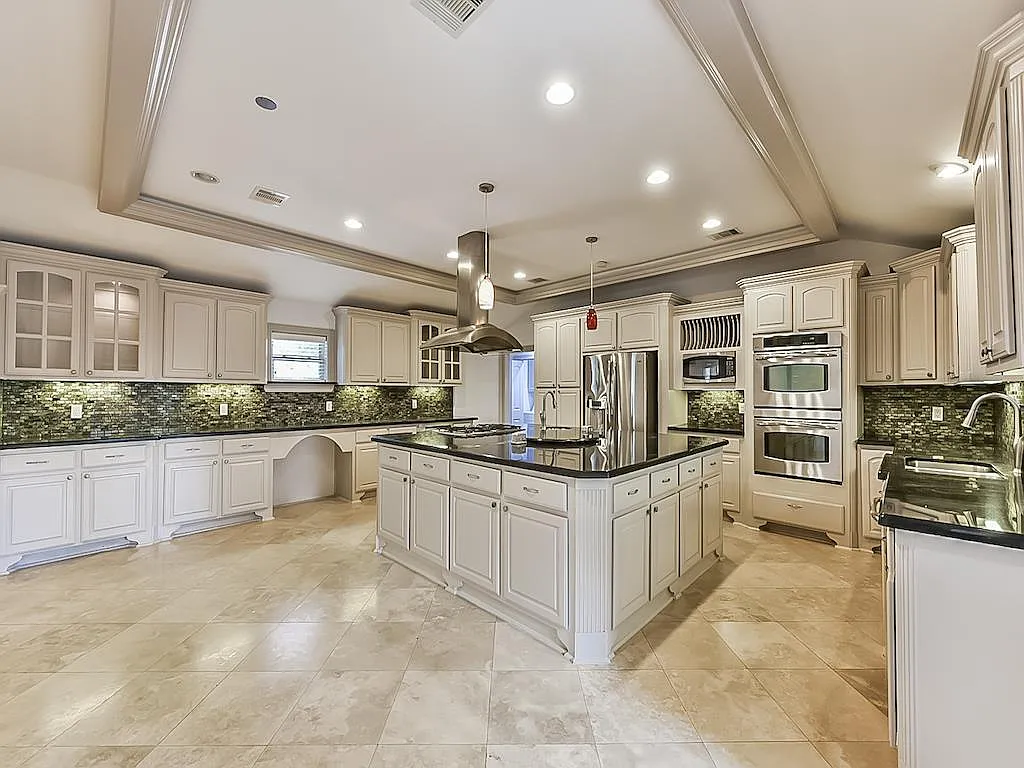 4 bed, 3.5 bath, 2862 sqft, $4,350 — Photo 3