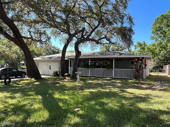 2nd image of 1660 Pine Pl