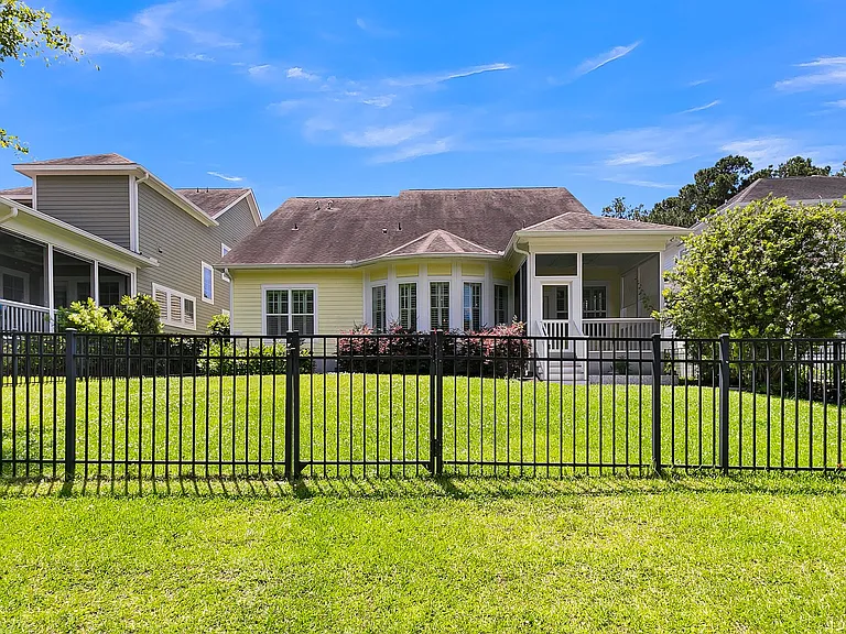 3688 Maidstone Dr — Photo 45