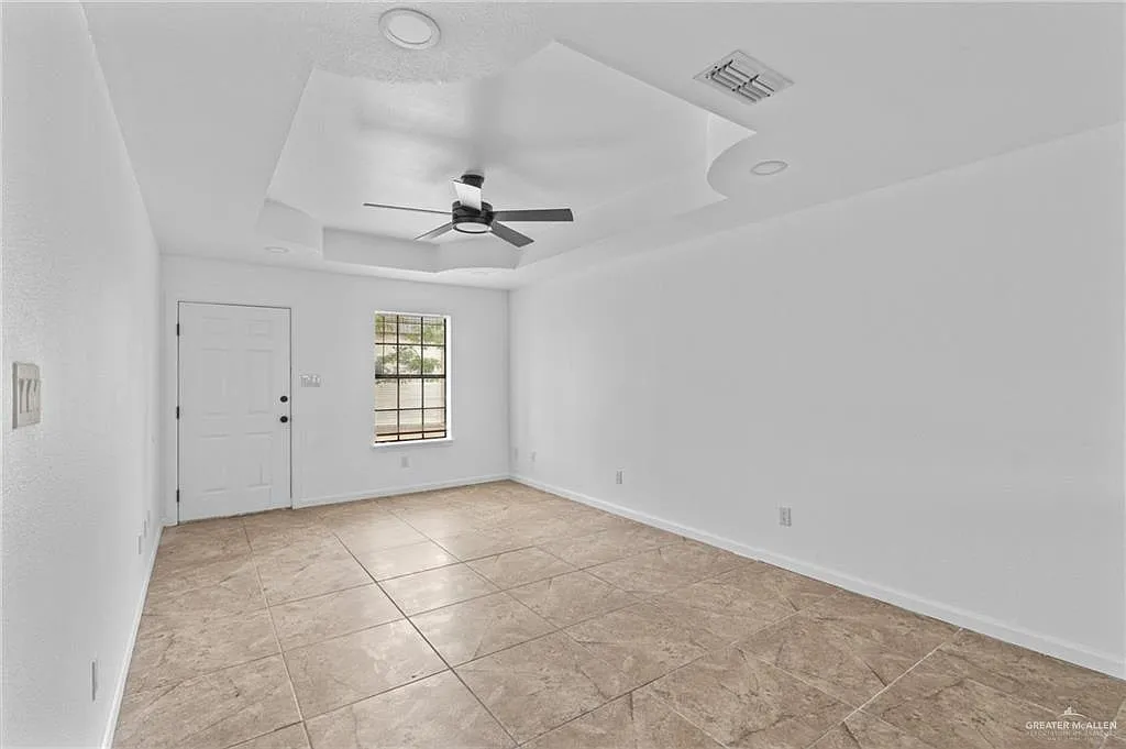 2 bed, 1.0 bath, 850 sqft, $975 — Photo 3