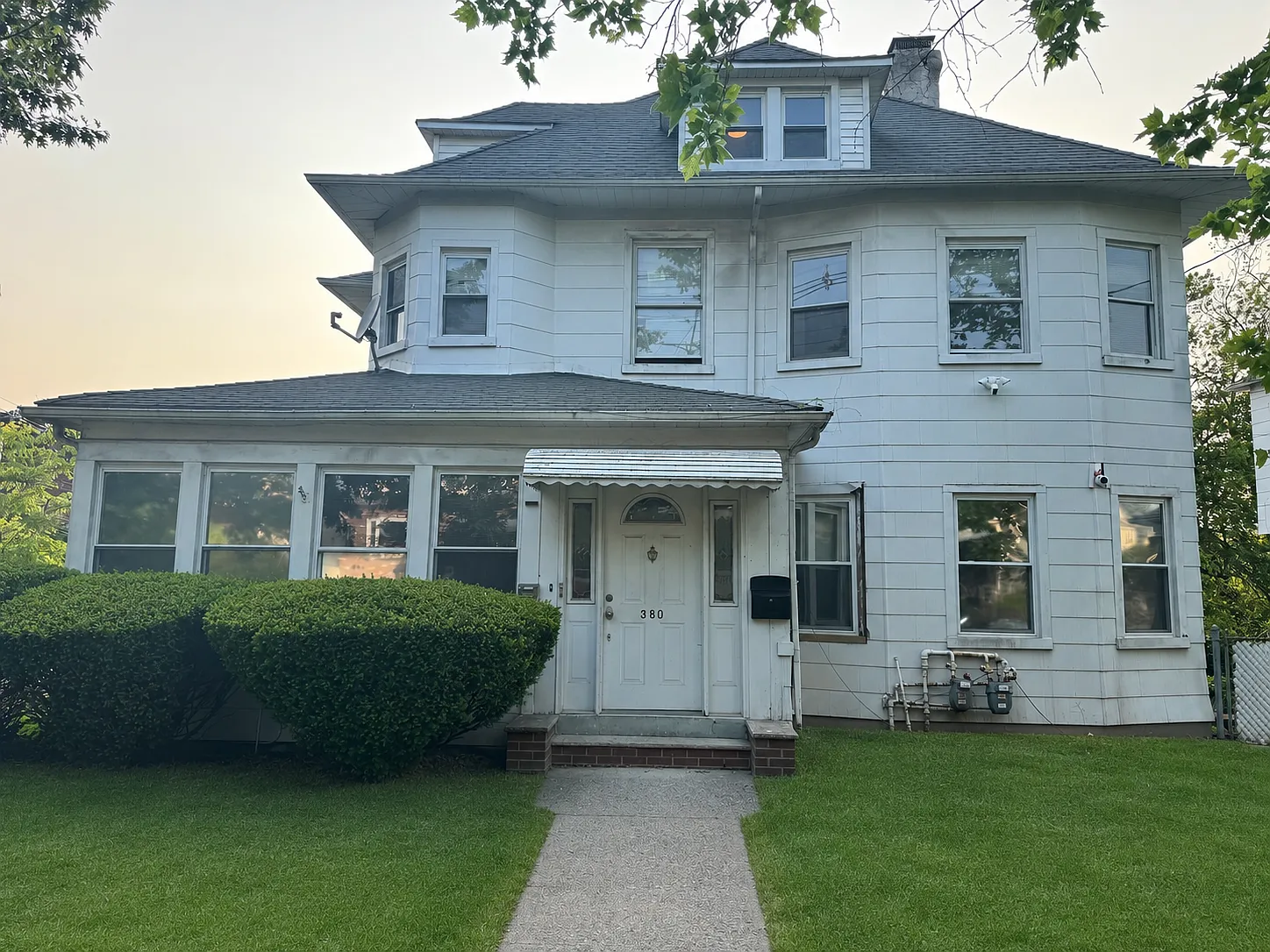 2 bed, 1200 sqft, $2,700 — Photo 1