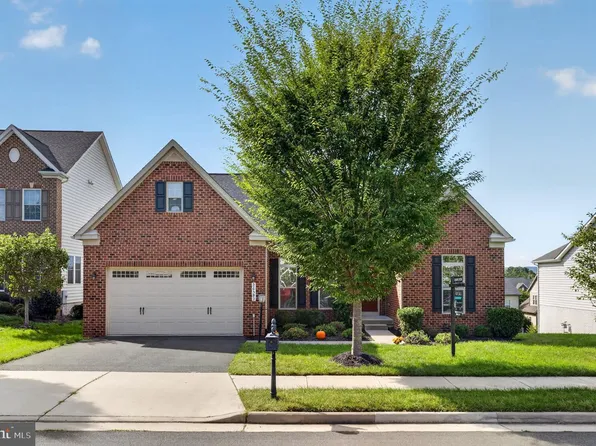 26583 Vanderview Pl, Chantilly, VA 20152