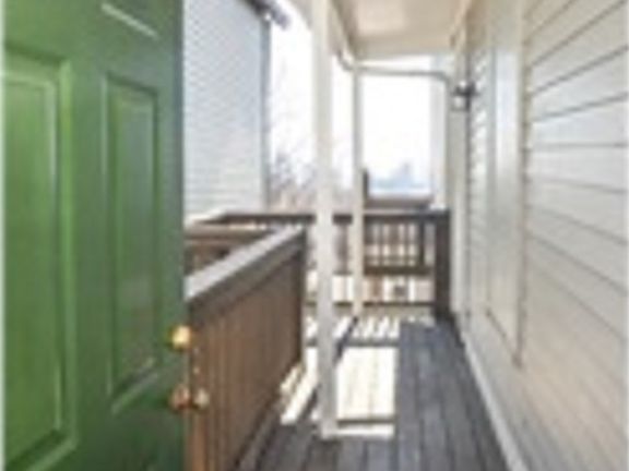 4th image of 9 Estelle St