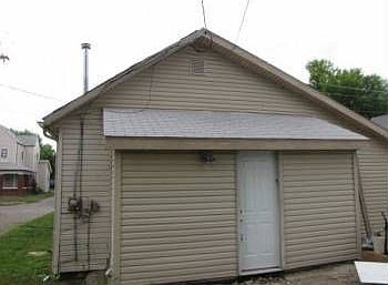 3rd image of 438 E 5th St