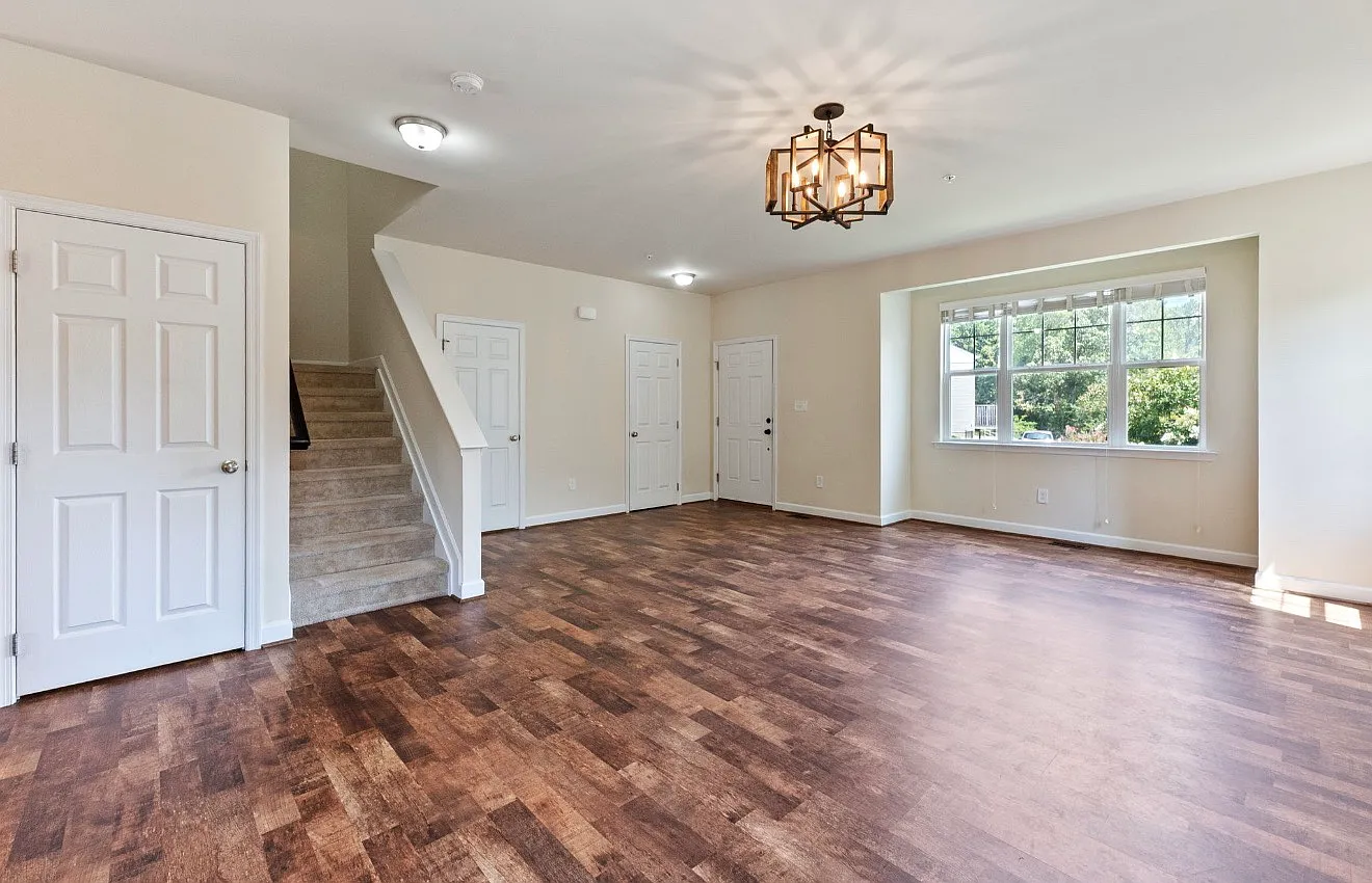 3 bed, 3.5 bath, 2507 sqft, $2,800 — Photo 3