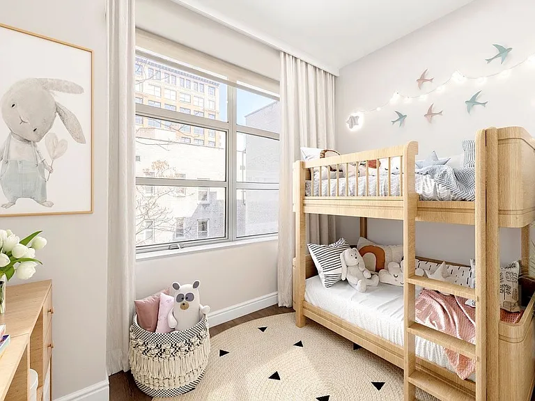 211 W 18th St #5 — Photo 3