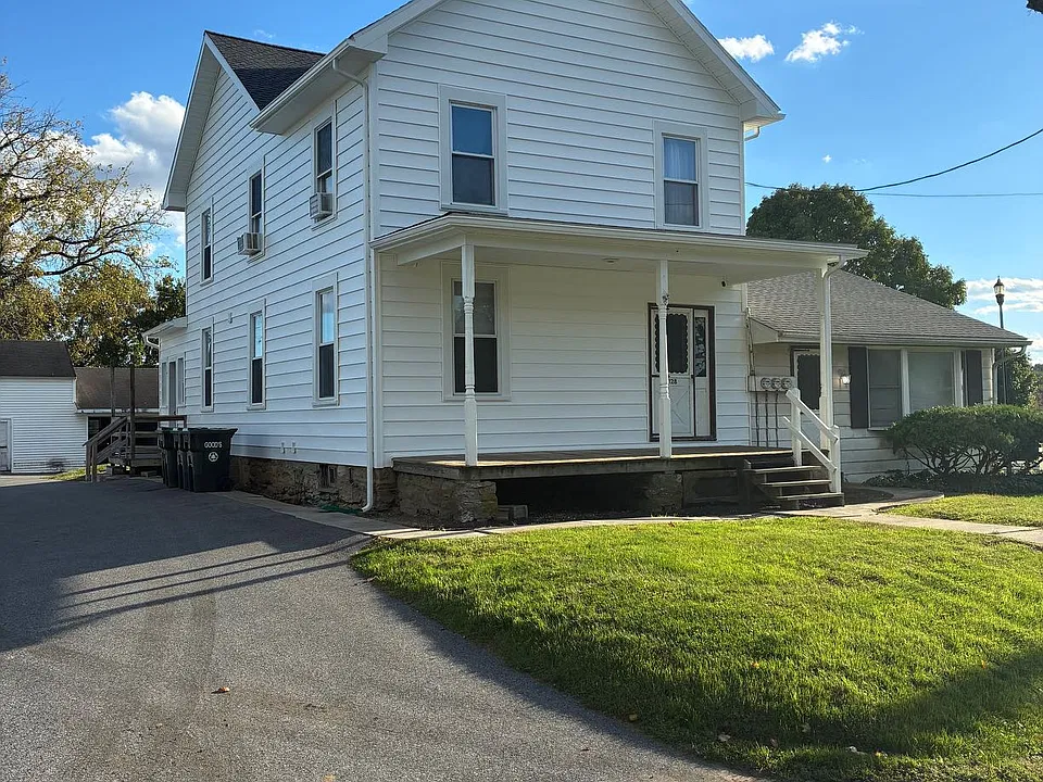 124 W Willow Rd