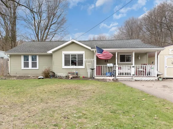 35 Curtiss Ave, Sodus, NY 14551