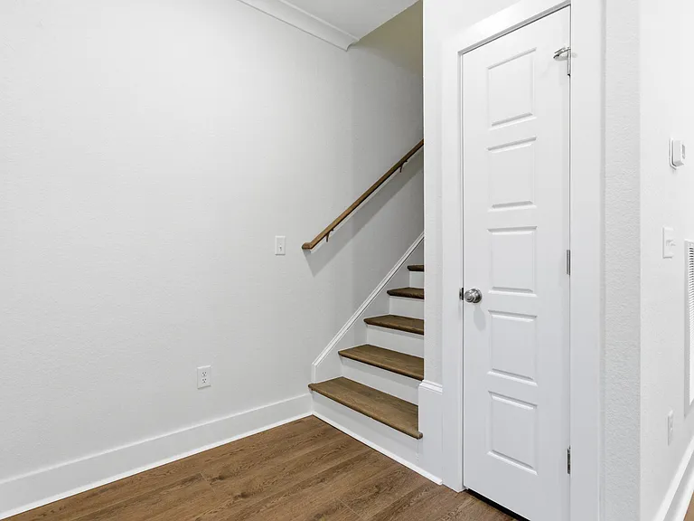 2923 Pretty Lake Ave #A — Photo 15