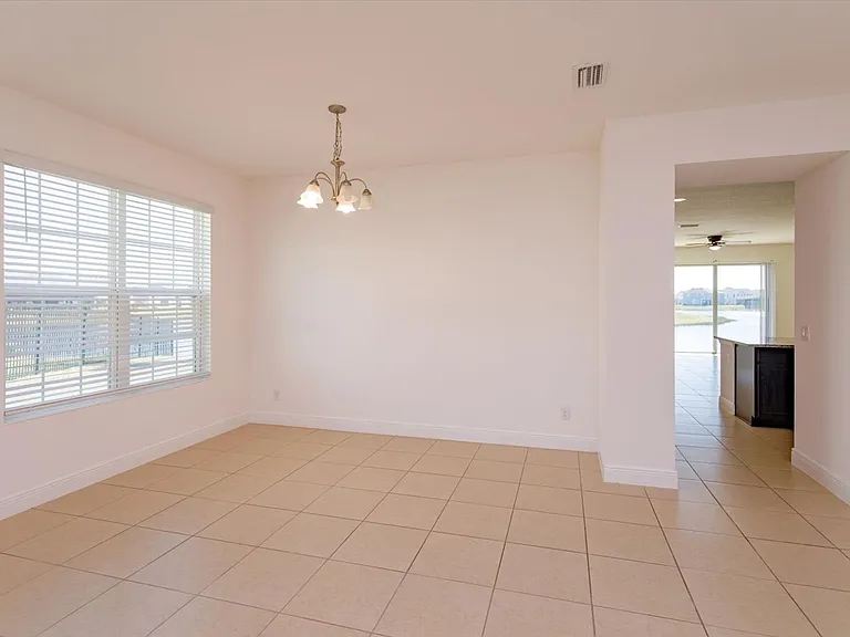 4956 Blanche Ct — Photo 3