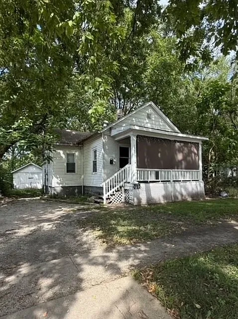 2 bed, 804 sqft, $700 — Photo 2