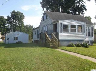 1212 Davis St, Barry, IL 62312