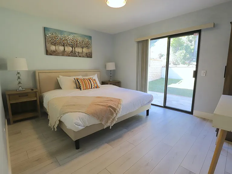 25225 York Cir — Photo 2