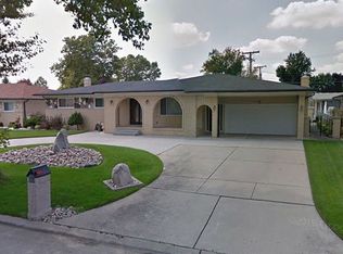 37853 Lola Dr, Sterling Heights, MI 48312