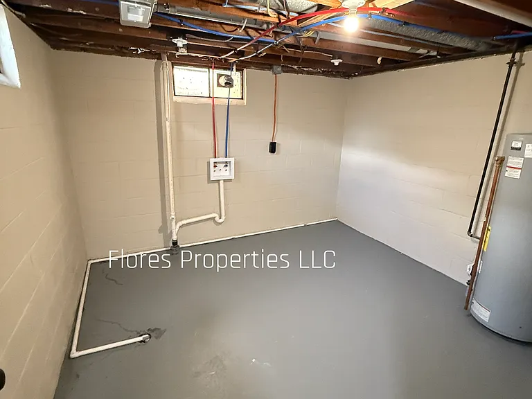 1136 Pauline Ave — Photo 8