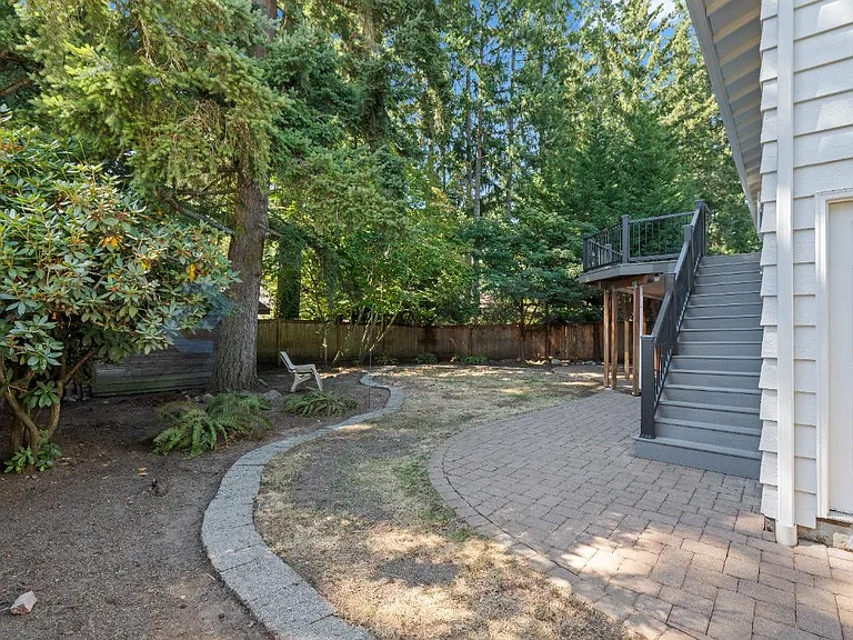 1913 162nd Ave NE — Photo 24