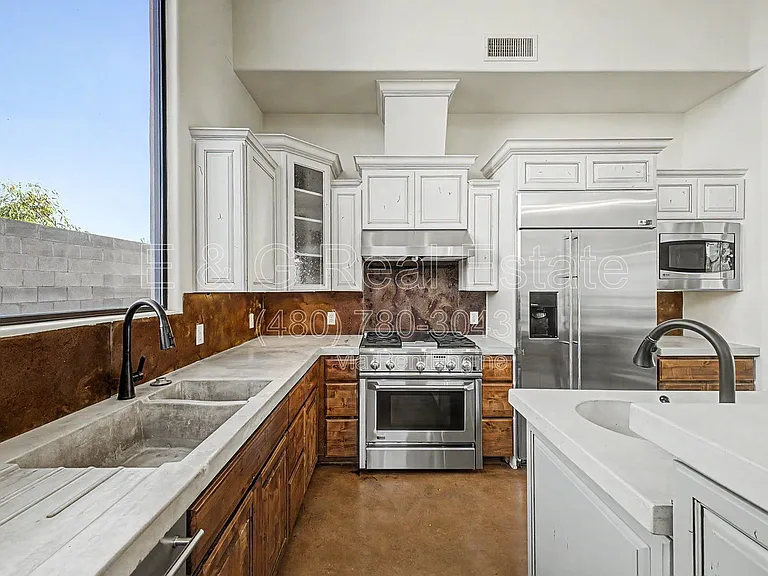 304 S Wilson St — Photo 13