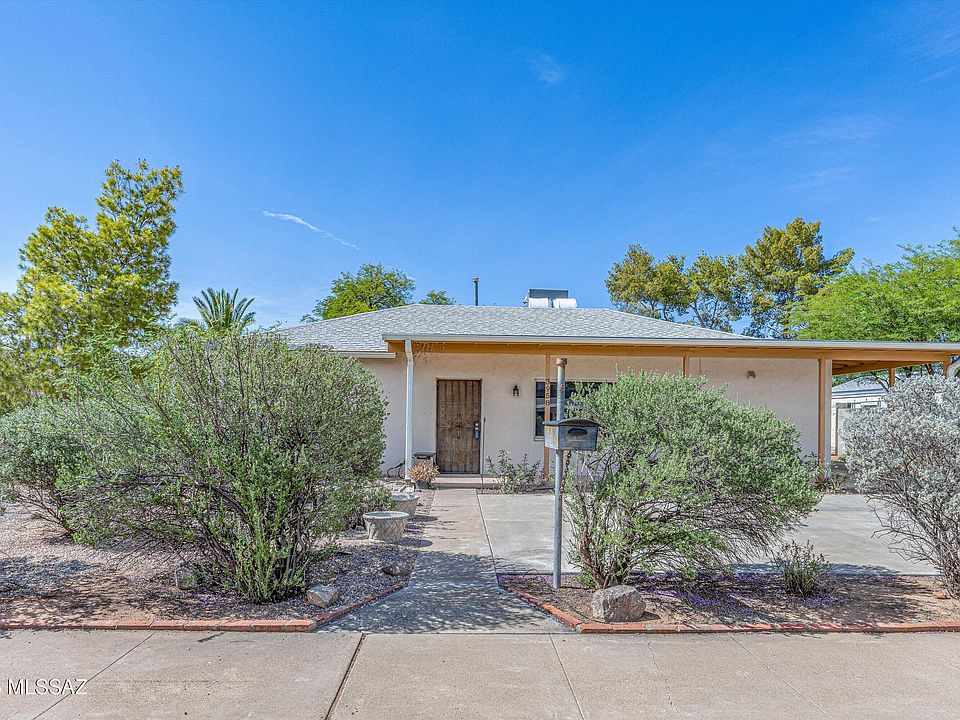 1st image of 3958 E Louis Ln