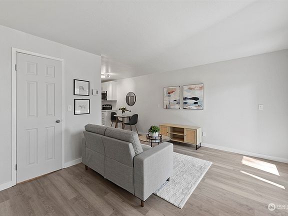 4th image of 6640 137th Avenue NE #473