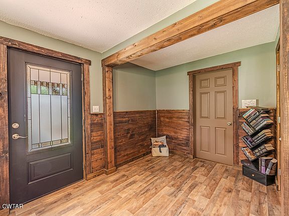 4th image of 316 W Main St