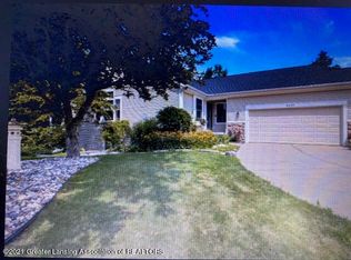 6421 Highland Ridge Dr, East Lansing, MI 48823