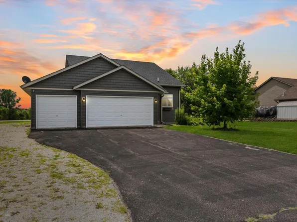 4467 Roberds Lake Trl, Faribault, MN 55021