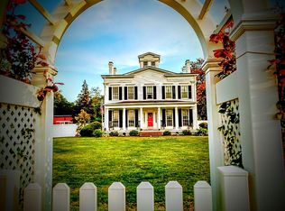 350 S Country Rd, East Patchogue, NY 11772