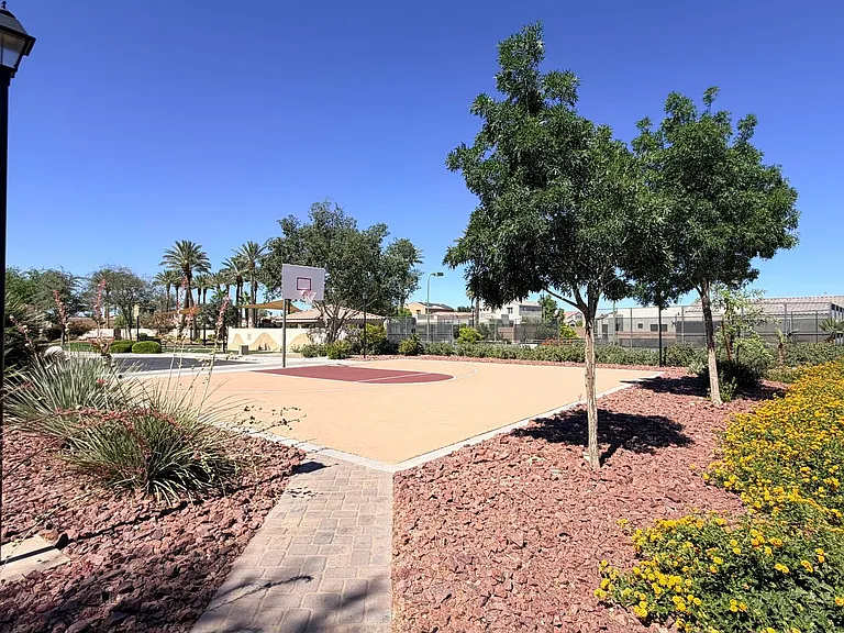 191 Twin Towers Ave — Photo 11