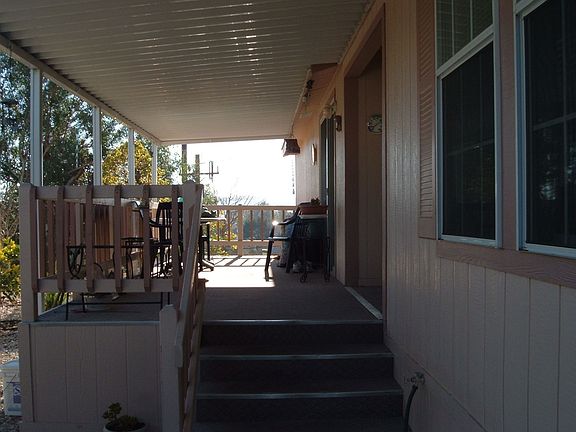 PRETTY PORCH WITH VIEW!