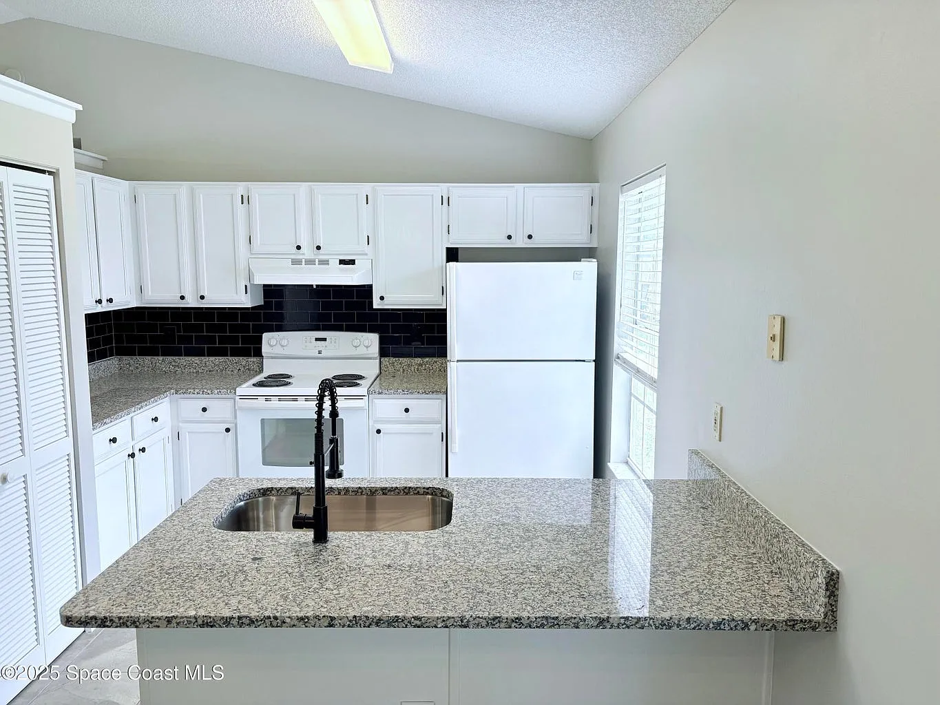 3 bed, 1056 sqft, $1,775 — Photo 4