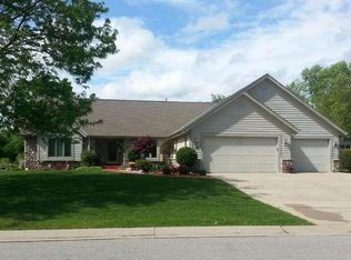 N49W17548 Sheffield Ln, Menomonee Falls, WI 53051