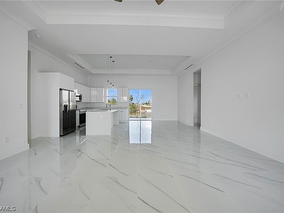 3rd image of 507 NE 5th Ave