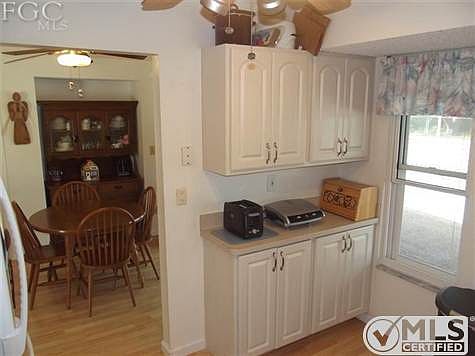 5th image of 1028 SE 19th Ave