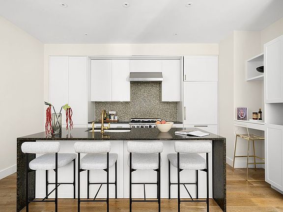 4th image of 93 Worth St Unit Penthouse 5