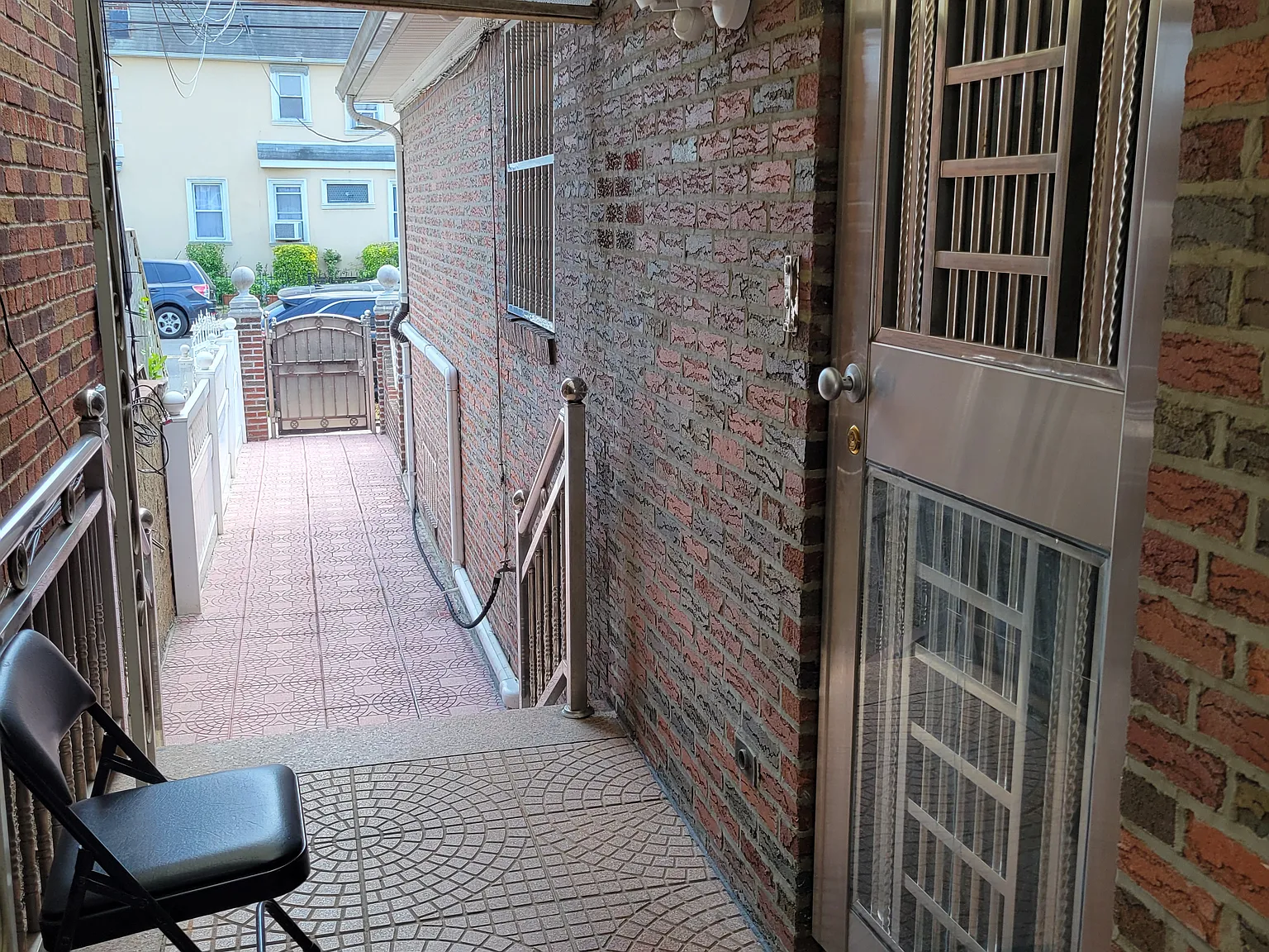 2 bed, 900 sqft, $2,500 — Photo 3