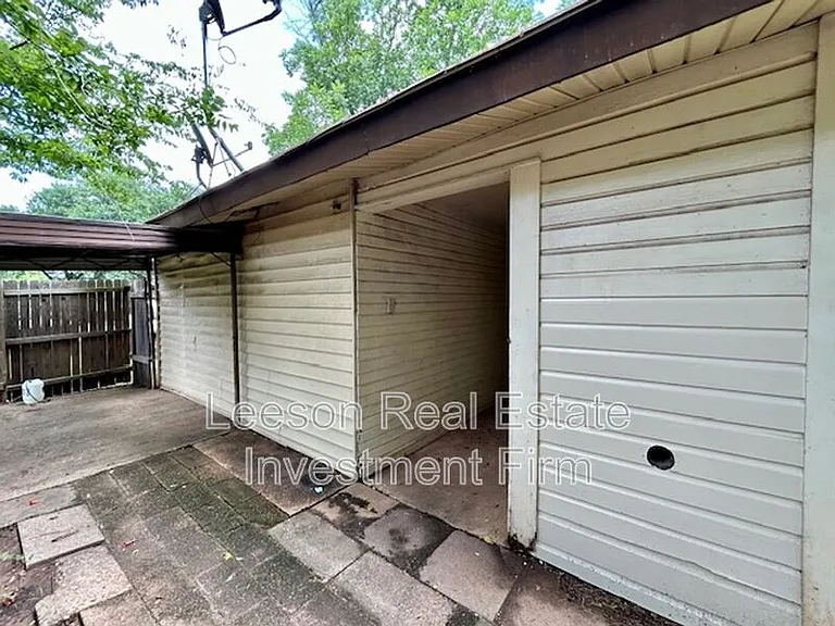 1101 James St — Photo 19