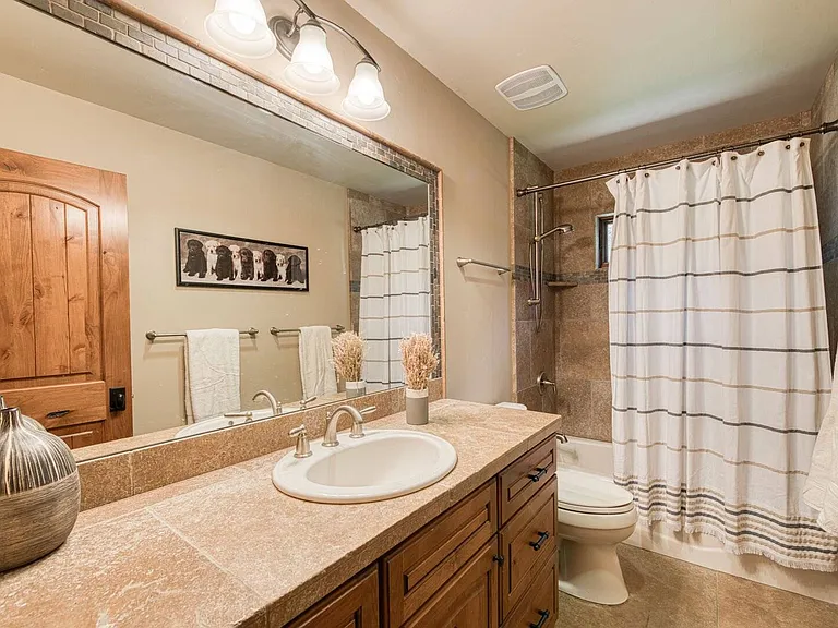 11570 Stillwater Ct — Photo 32
