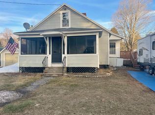 27 Brackett St, Dixfield, ME 04224