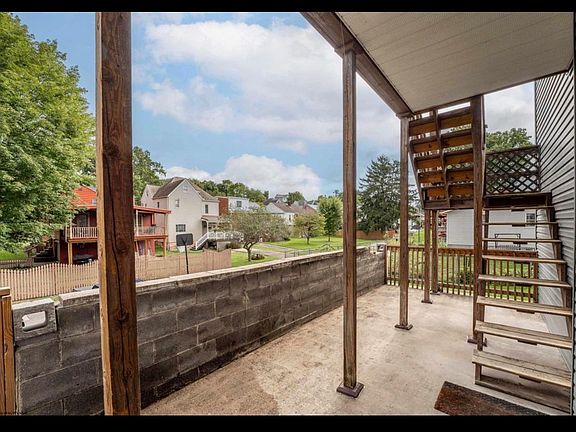 3rd image of 600 E Park Ave #1